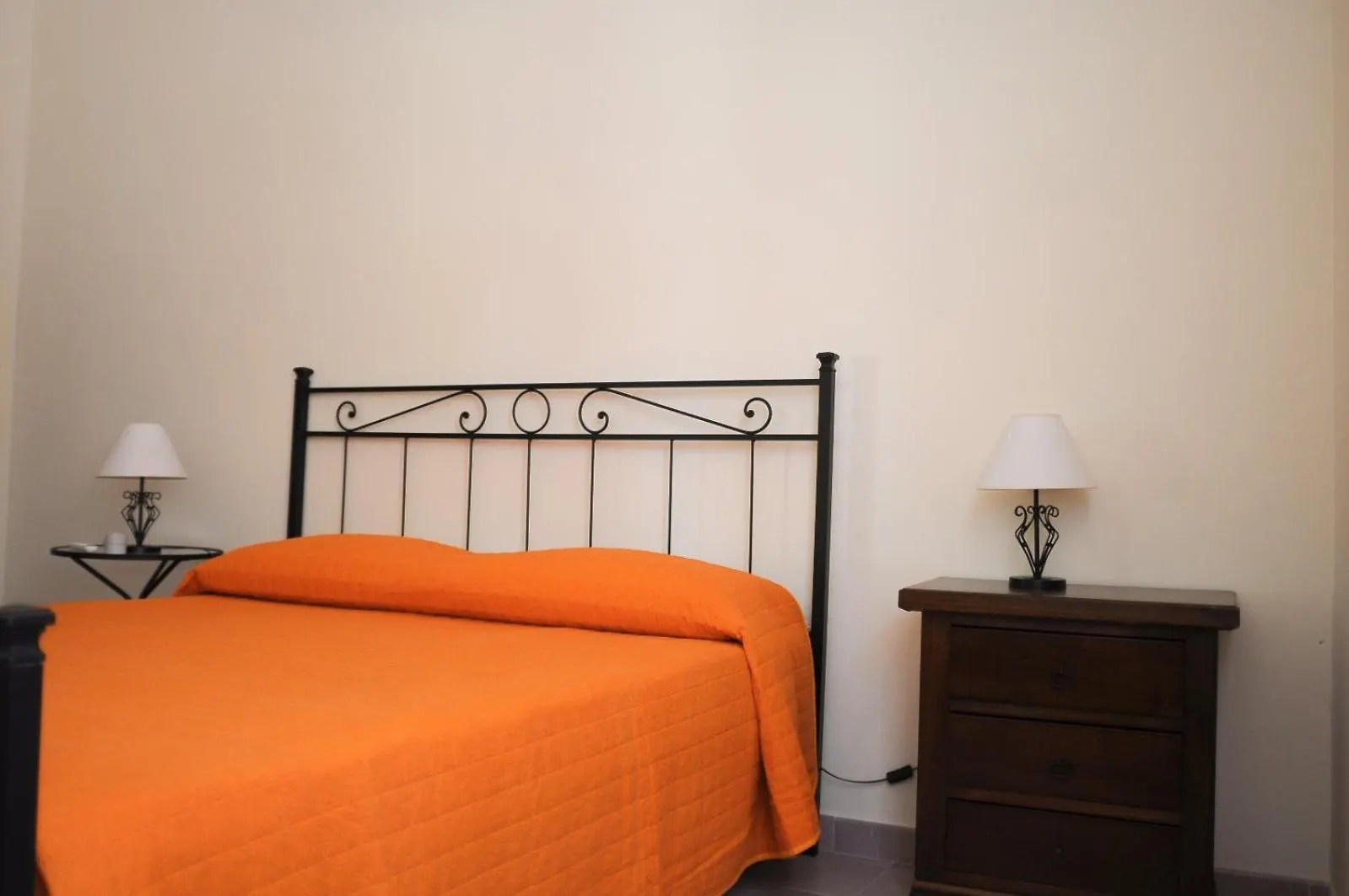 Villa Bruca 2 Appartamenti Al Mare Caronia Marina Italy